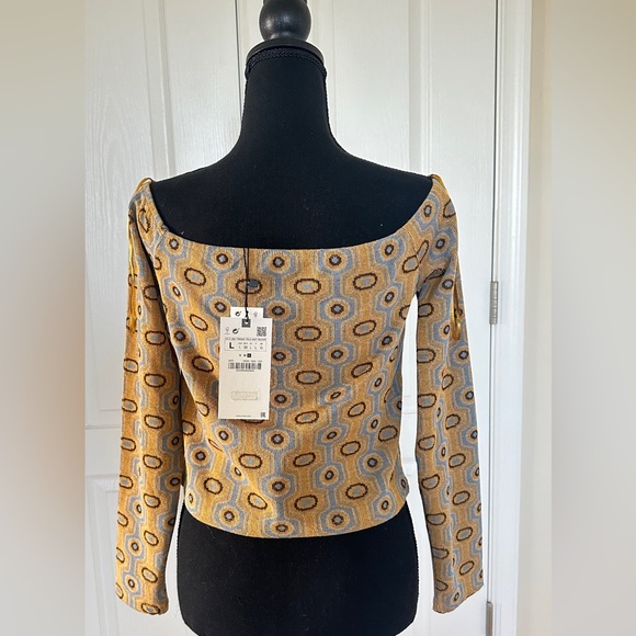 Zara - Long Sleeves - Geometric Knit Cropped Top - Picture 3 of 4